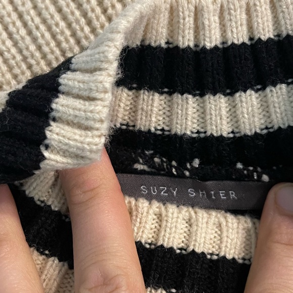 Suzy Shier Oversized Tunic - Picture 9 of 10